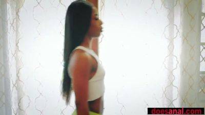 Ebony teen with big camel toe prefers big cock in ass - sexu.com