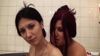 Slutty Lesbians Playing In Bath Tub - upornia.com