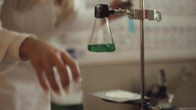 Kelly Madison - The Lab - Starring: Kelly Madison - PornFidelity - hotmovs.com