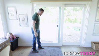 Young Kenzie Reeves deepthroat and fucking big dick - sexu.com