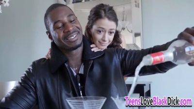 Little teen gets vulva eaten and rails huge ebony schlong for facial cumshot - sexu.com