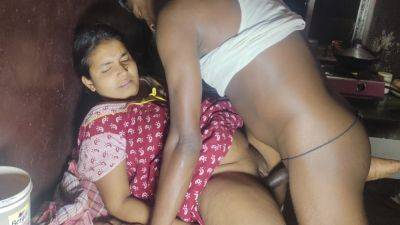 Indian Deshi Beutiful Hot Girl Deluwara Sex In Kitchen With Husbend - desi-porntube.com - India