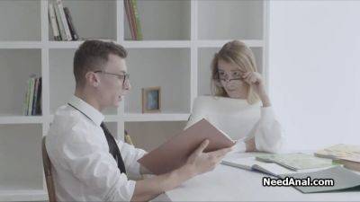 Spicing up study break with deep anal - sexu.com