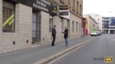 Hunt4k. dulce venganza delante de su novio - sexu.com - Czech Republic