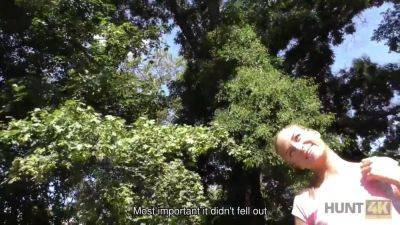 Hunt4k. sweetheart shanie ryan spreads feet in exchange for some currency - sexu.com - Czech Republic