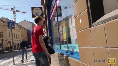 Hunt4k. lei ha passato le vacanze sul mio cazzo - sexu.com - Czech Republic