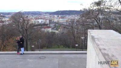 Hunt4k. a la pelirroja le gusta dar sexo por dinero frente a su novio - sexu.com - Czech Republic