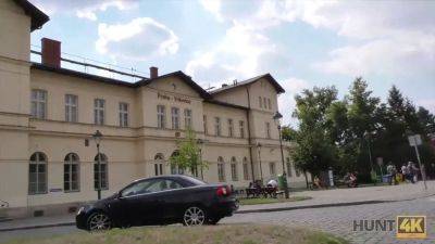 Hunt4k. boy pays enrapturing tourist money for quickie at his place - sexu.com - Czech Republic