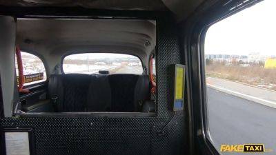 Faux cab tina queen gets her Wet Pussy slammed by a big taxi drivers cock - sexu.com - Italy