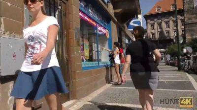 Hunt4k. nerdy cuckold sees gf fucked by bulky stranger - sexu.com - Czech Republic