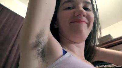 Gabby Smith returns from her pool to masturbate - WeAreHairy - hotmovs.com