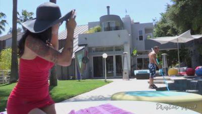 Dana Vespoli And Johnny Castle: Fucking A Sexy Milf By The Pool - hotmovs.com