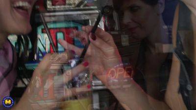 Beautiful Teen Lesbian And 2 Older Lesbians Licking Eachtoher - MatureNL - hotmovs.com