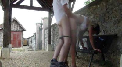 je baise ma maitresse dans le cimetierre - txxx.com - France