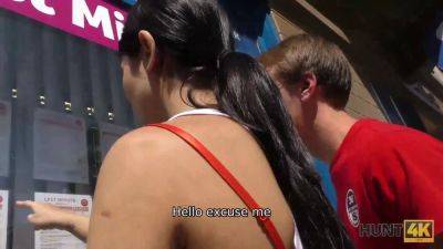 Hunt4k. babe wants to travel on summer so why she takes dress off - sexu.com - Czech Republic