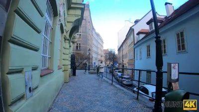 Hunt4k. dude with flowers should see how hunter bangs his female - sexu.com - Czech Republic