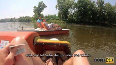 Hunt4k. hunter nails chesty lady in the middle of the public park - sexu.com - Czech Republic