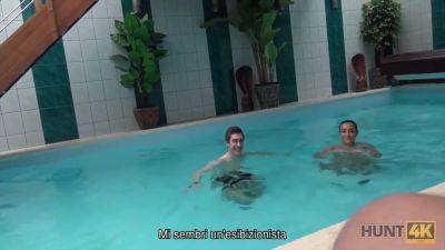 Hunt4k. dark haired lassie è pronto a soddisfare il proprietario del piccolo centro benessere - sexu.com - Czech Republic