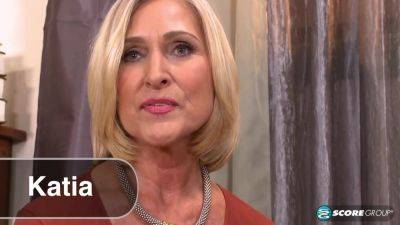 Southern belle shows off her tits and pussy - hotmovs.com