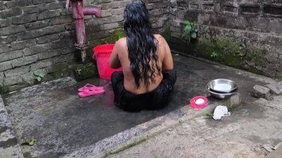 I See Aunty Taking A Bath Naked In The Washroom I Hugged Her And Started Fucking Her In The Ass - desi-porntube.com - India