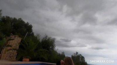 Threesome pool fun - sexu.com