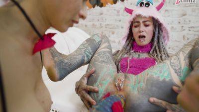 Girls Are Having Halloween Anal Hell Fun - Anuskatzz With Anuskatzz Stacy Bloom - upornia.com