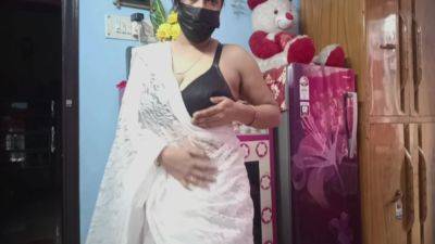 Horny Indian Aunty With Big Tits Changes Saree And Plays With Hairy Pussy, Mature Stepmom Fantasy - desi-porntube.com - India