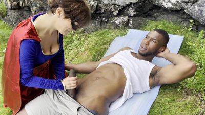 superwoman se tape un black - txxx.com