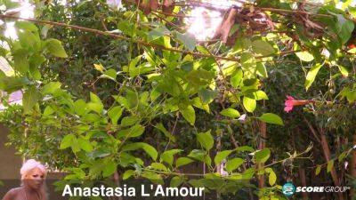Anastasia L'Amour: Pleasure Garden - sexu.com