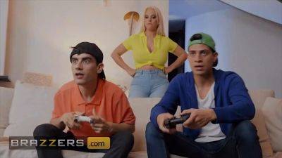 (jordi) catches (Blondie Fesser) in the shower taking naughty selfies joins her for a kinky screw - brazzers - sexu.com