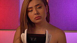 Role Play - Roleplay En español- Tu mejor amiga te muestra como comerse una Vagina... - ah-me.com