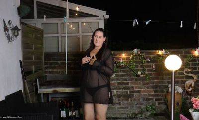 Stepmoms Beach Shack - Natasha - hclips.com - Britain