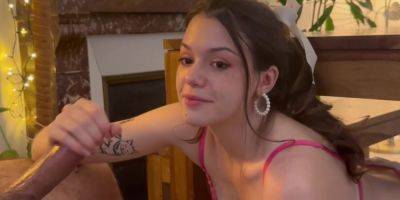 son regard de pipeuse et sa bouche delicate - txxx.com - France