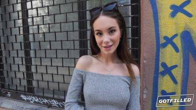 Liz Ocean - Likes To Have Fun - hotmovs.com