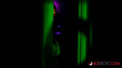 Brenna McKenna Fists Her Pussy - AltErotic - hotmovs.com