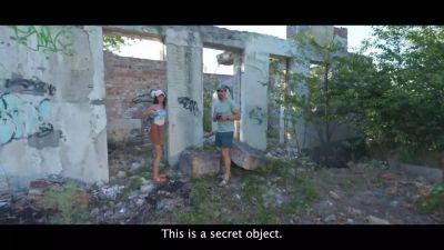 Hunt4k. kinky russian escort doesn’t care about her boyfriend and fucked a stranger in public - sexu.com - Russia