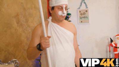 Vip4k. fellow humps the mature woman among glad ladies and men around - sexu.com