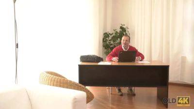 Old4k. ellen got lost but old man helped her and she paid with porn - sexu.com - Czech Republic