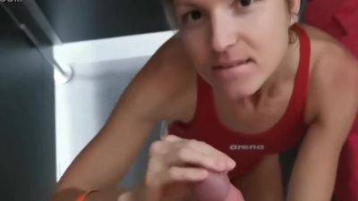 Risky Fuck In The Toilet - hclips.com