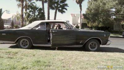 Ass Massage With Johnny Sins, Gia Dimarco - Brazzers - hotmovs.com