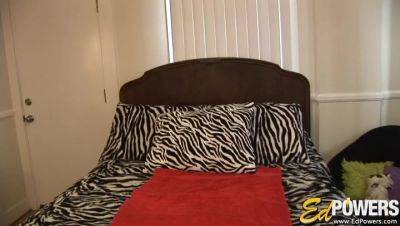 Bunny Lain devours Ed Powers - Edpowers - hotmovs.com