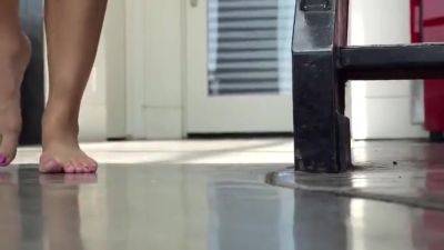 Busty Milf Makes Her Cum Over And Over - hotmovs.com