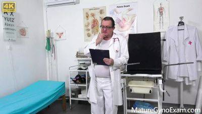 Hot MILF Gets Anal Temp Check by Doctor in 4K - veryfreeporn.com