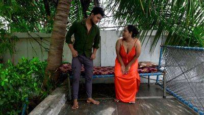 Desi Indian Hot Wife Fucked Hard by Plumber - Rough Hindi Sex & Porn Watching - porntry.com - India