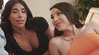 Babe is in the middle of two hot tgirls - ah-me.com