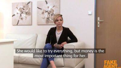 18 year old sapphic teenager has first ever boner in audition - faux agent - sexu.com