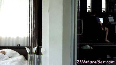 Obscene girlfriend pussypounded on the bed - sexu.com