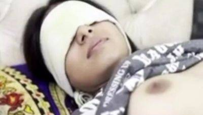 Hot Indian babe strips naked - tight pussy & perfect body - veryfreeporn.com - India