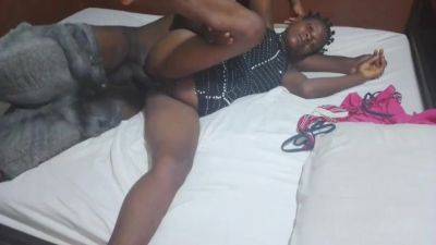 She Offered Me Her Buttocks From Behind - upornia.com