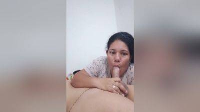 Girlfriend Sucking Bottle Type - desi-porntube.com
